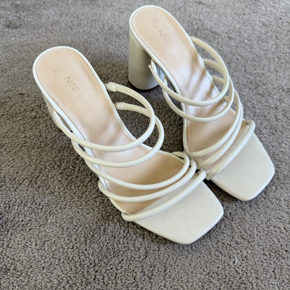 Never worn Nine West Heels beige size 8.5